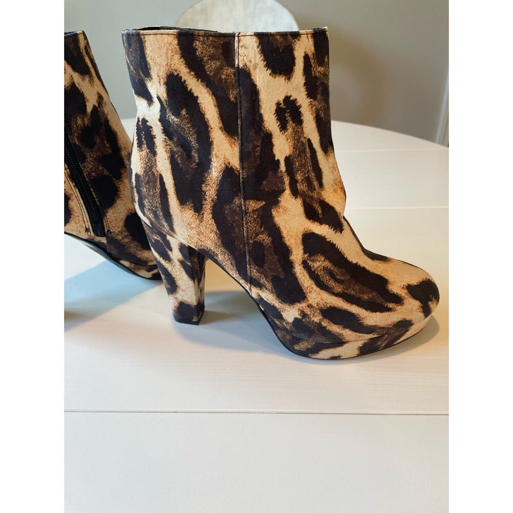 Bamboo Leopard Print Platform Booties Size 9 Roun… - image 7